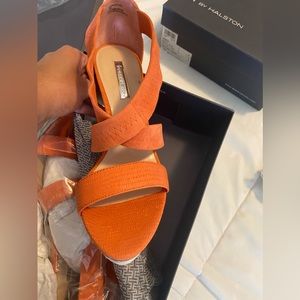 ‼️ BRAND NEW, MUST GO‼️ Coral suede heels, wooden 5in heel. Open toe.